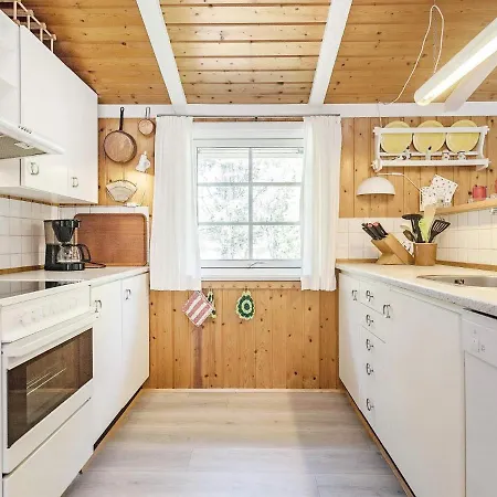 Three-bedroom In 3 Holiday home *