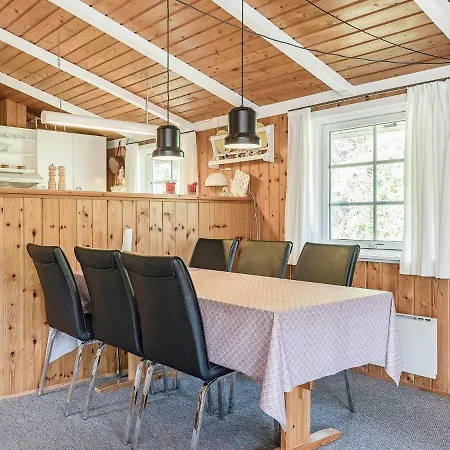 6 Person In Blavand-by Traum *