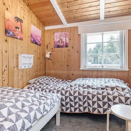 Three-bedroom In 3 * Blavand