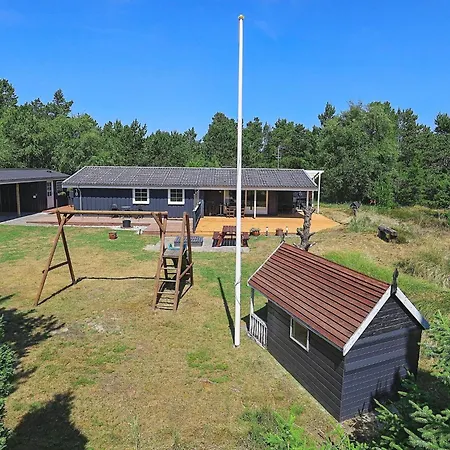Three-bedroom In 3 *